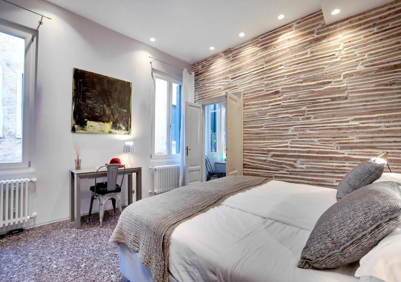 Stunning Modern Apartment In The Heart Of Venezia 0*,  Italia